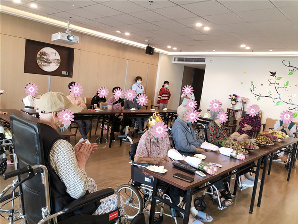 仪式感满分！祈福护老中心这个生日会有点“甜”